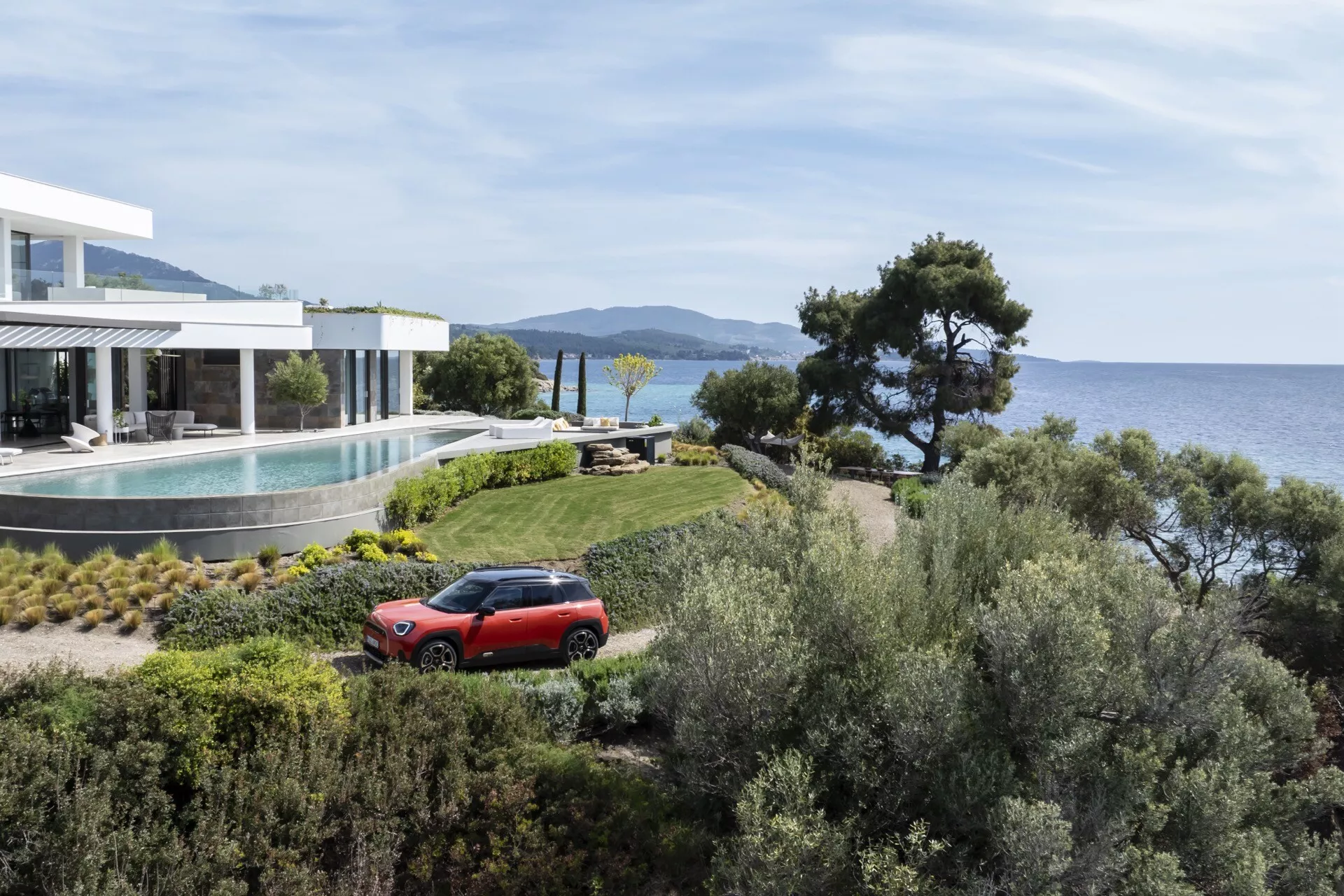 Mini Aceman 2024 elegante e moderno in colore vibrante, che mostra il suo design compatto e le innovative caratteristiche tecnologiche