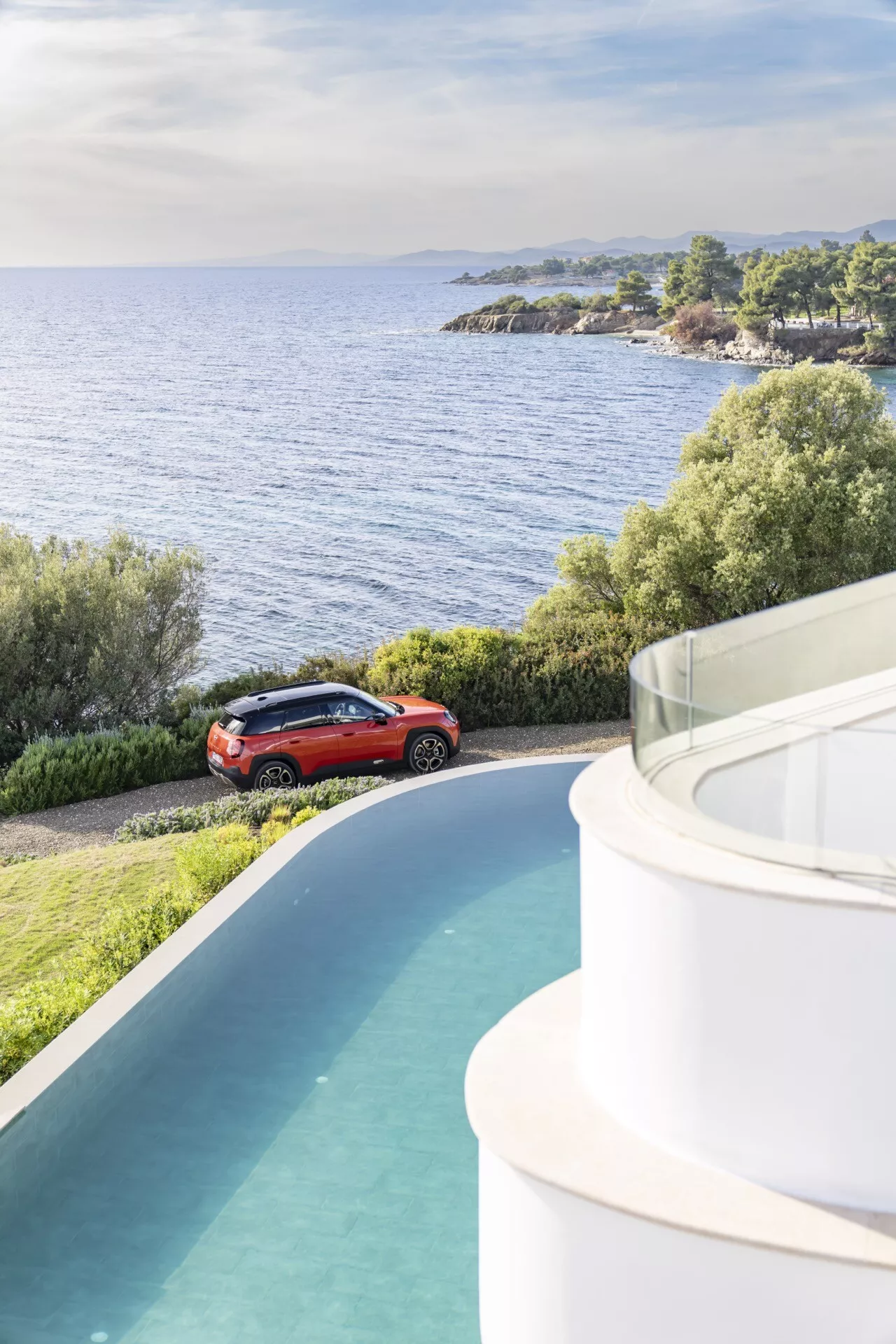 Mini Aceman 2024 (J05) che mostra un design elegante, caratteristiche avanzate e un focus sulla sostenibilità