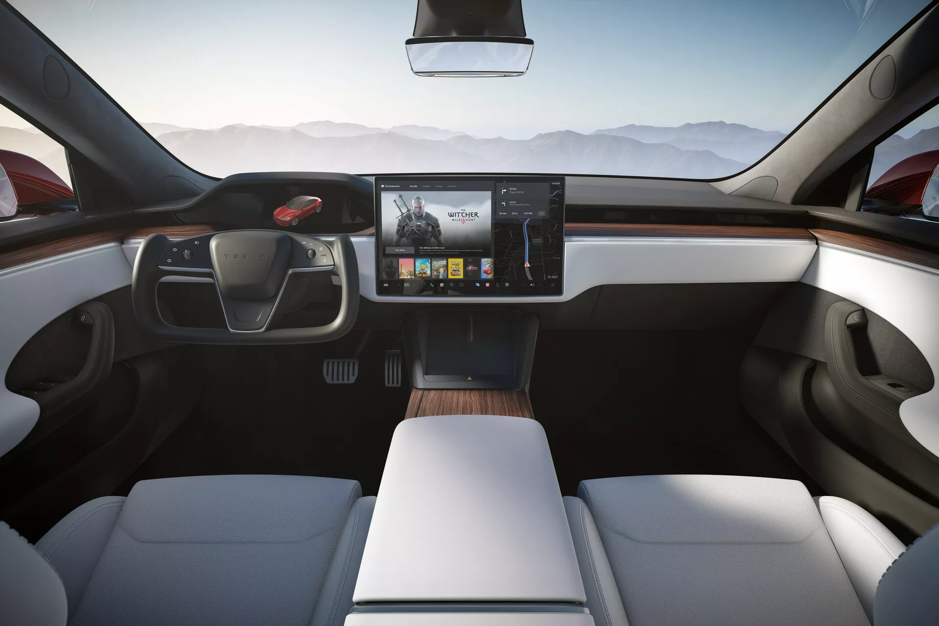Interno di una Tesla Model S del 2016 (1ª generazione restyling) visto dal sedile posteriore, evidenziando un cruscotto moderno e elegante con touchscreen centrale, volante non convenzionale, sedili anteriori bianchi dal design moderno e rifiniture in legno. Il design minimalista suggerisce tecnologie avanzate con possibili capacità autonome, accentuate dalla luce naturale che entra dalle grandi finestre.