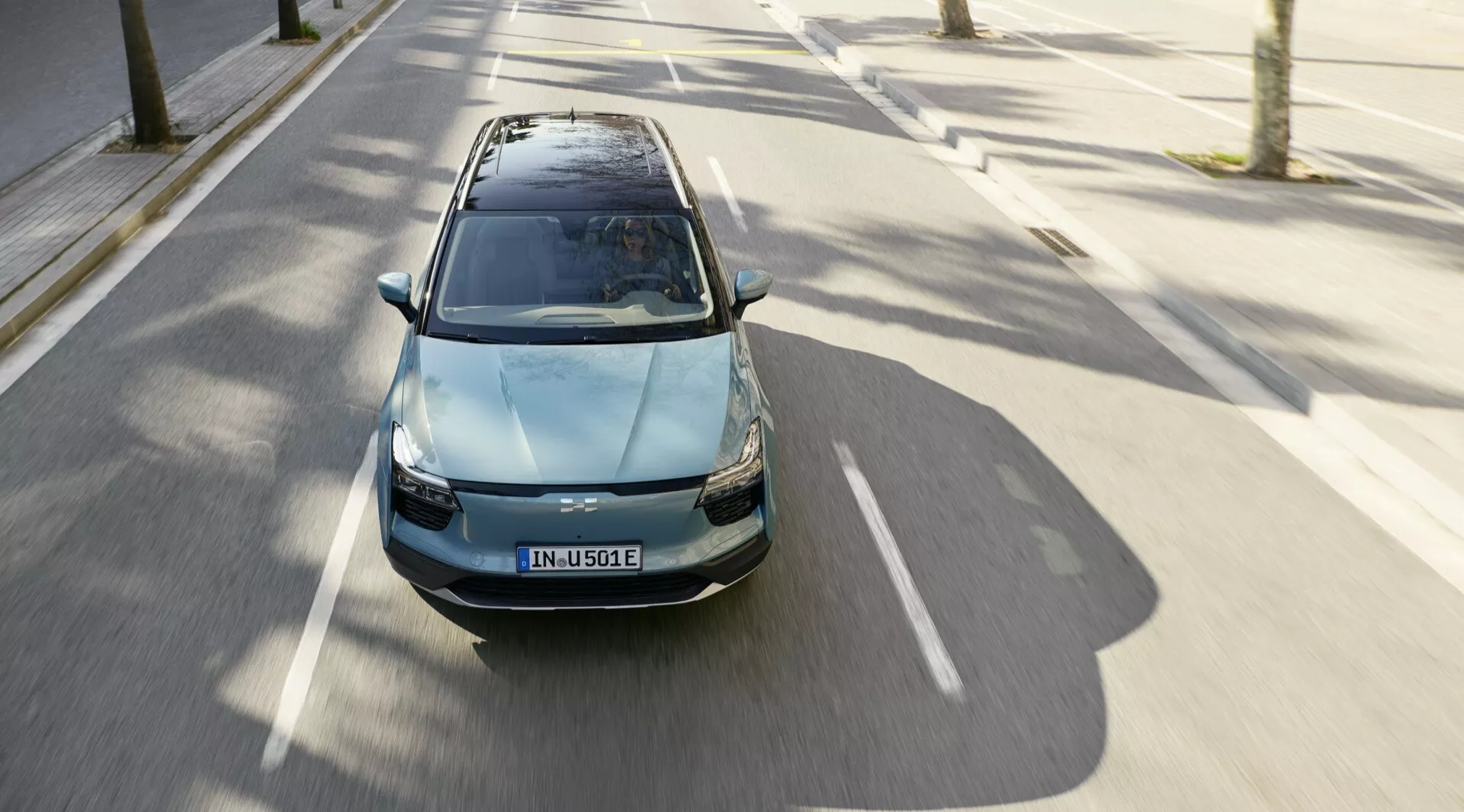 SUV elettrica Aiways U5 1ª generazione 2020 in azione, caratterizzata da un design elegante e tecnologia moderna