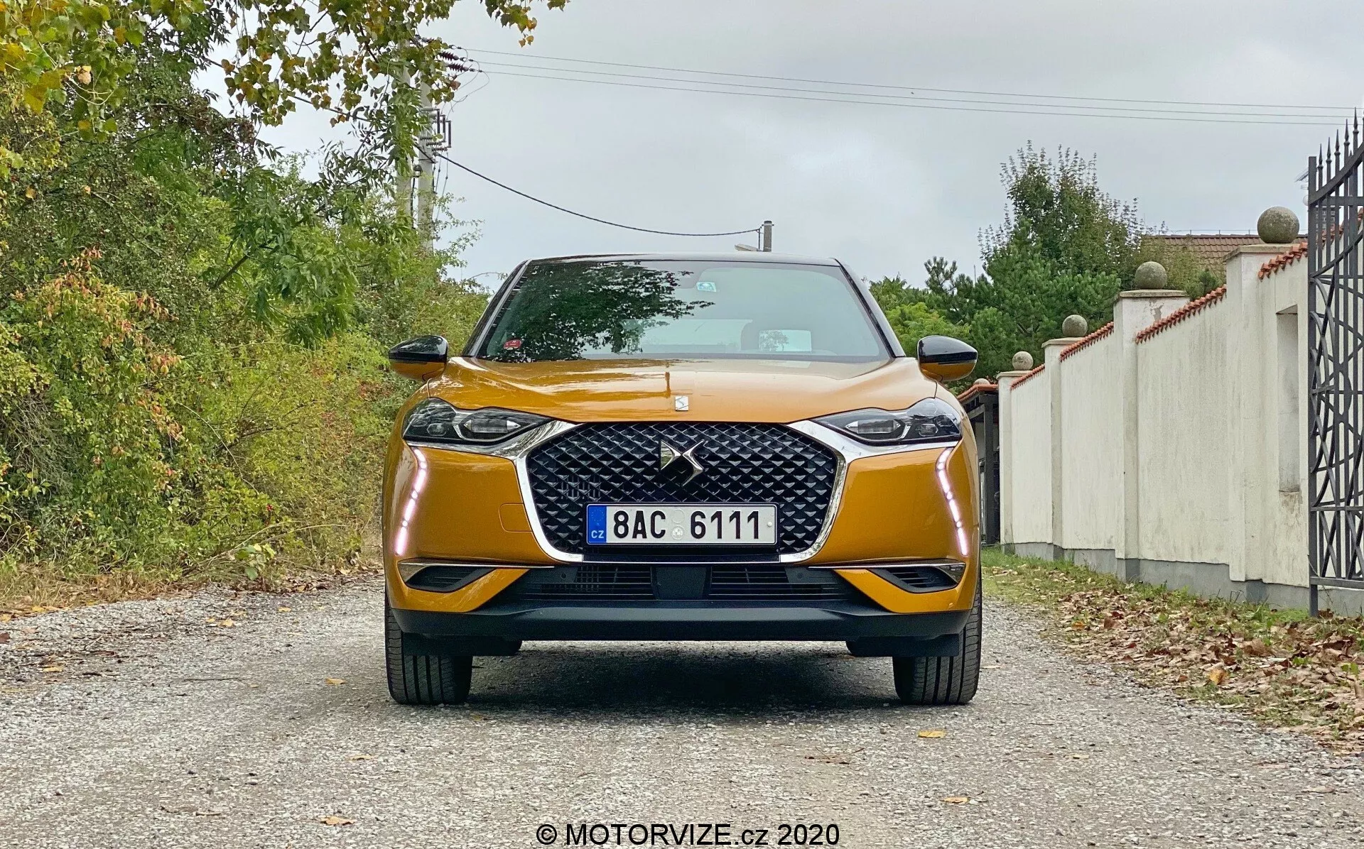 DS Automobiles DS 3 Crossback 2019 - SUV compatto elegante e moderno con design distintivo, prestazioni dinamiche e caratteristiche avanzate