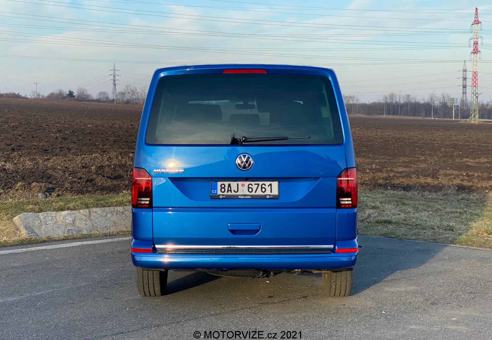 VW Nutzfahrzeuge Transporter 2019 T6.1 Multivan, versatile e confortevole, ideale per uso familiare e commerciale.